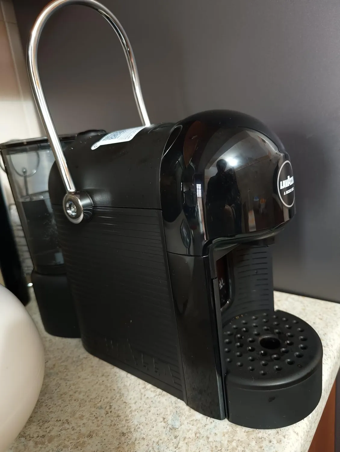 Lavazza Jolie Evo macchina caffe A Modo Mio nera + 64 capsule