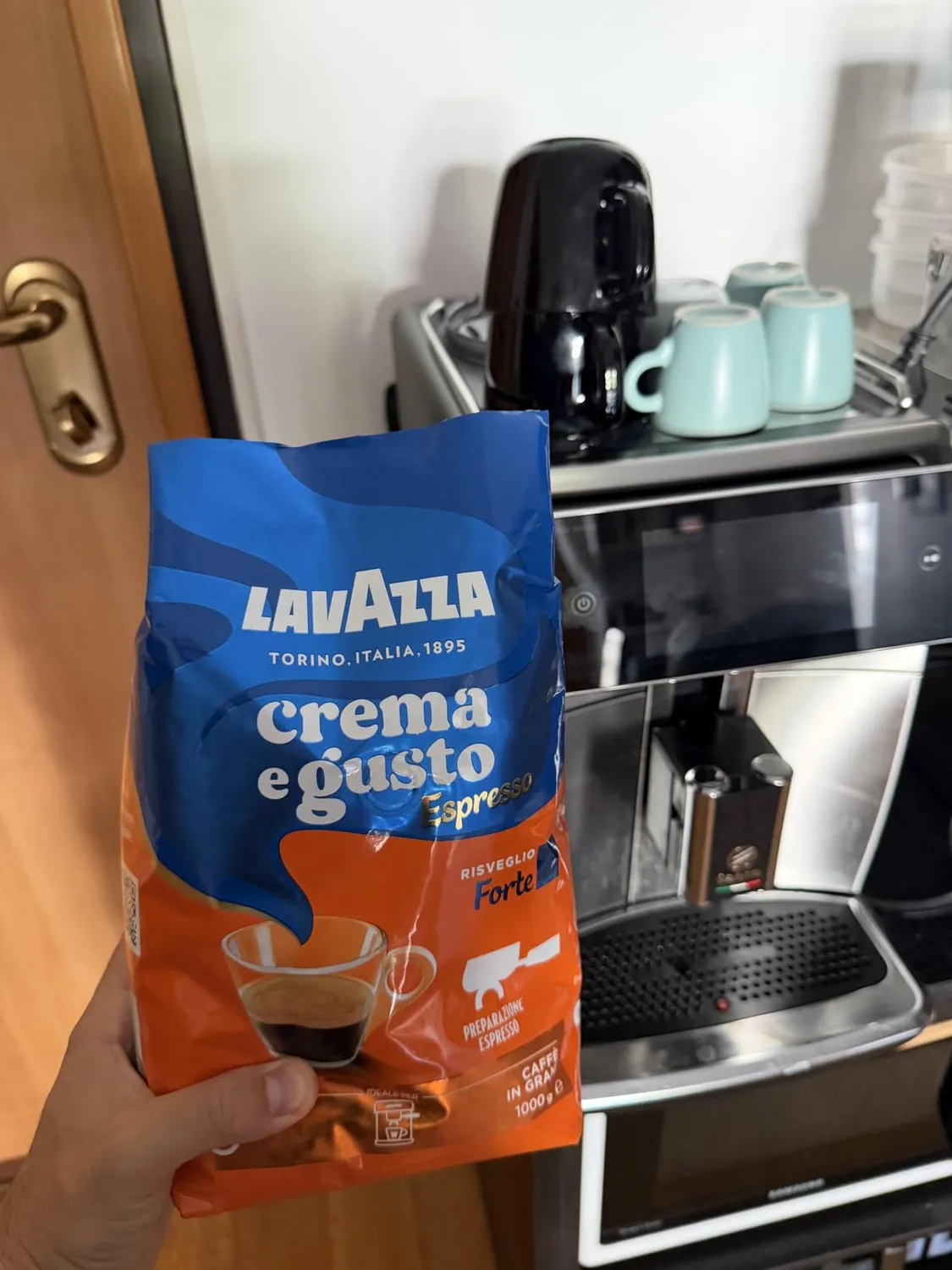 Lavazza Crema e Gusto Forte caffè in grani 1 kg tostatura scura