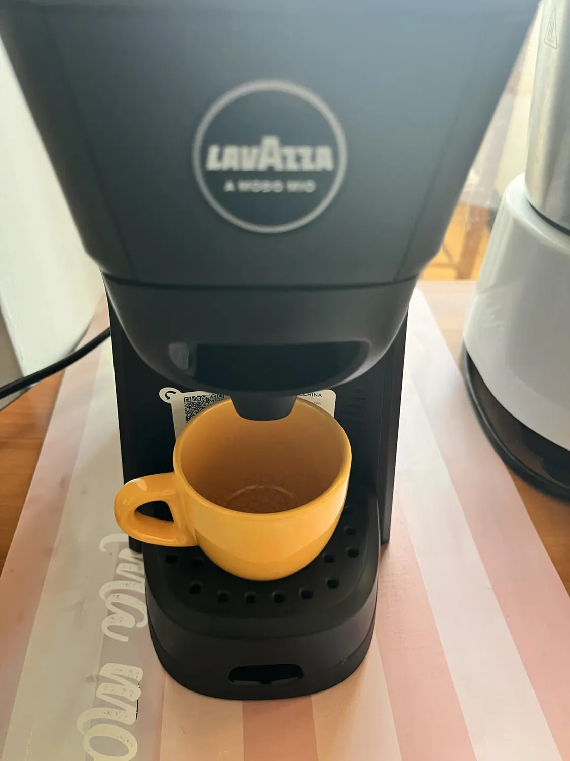 Lavazza A Modo Mio Tiny macchina rossa + 64 capsule Rossa