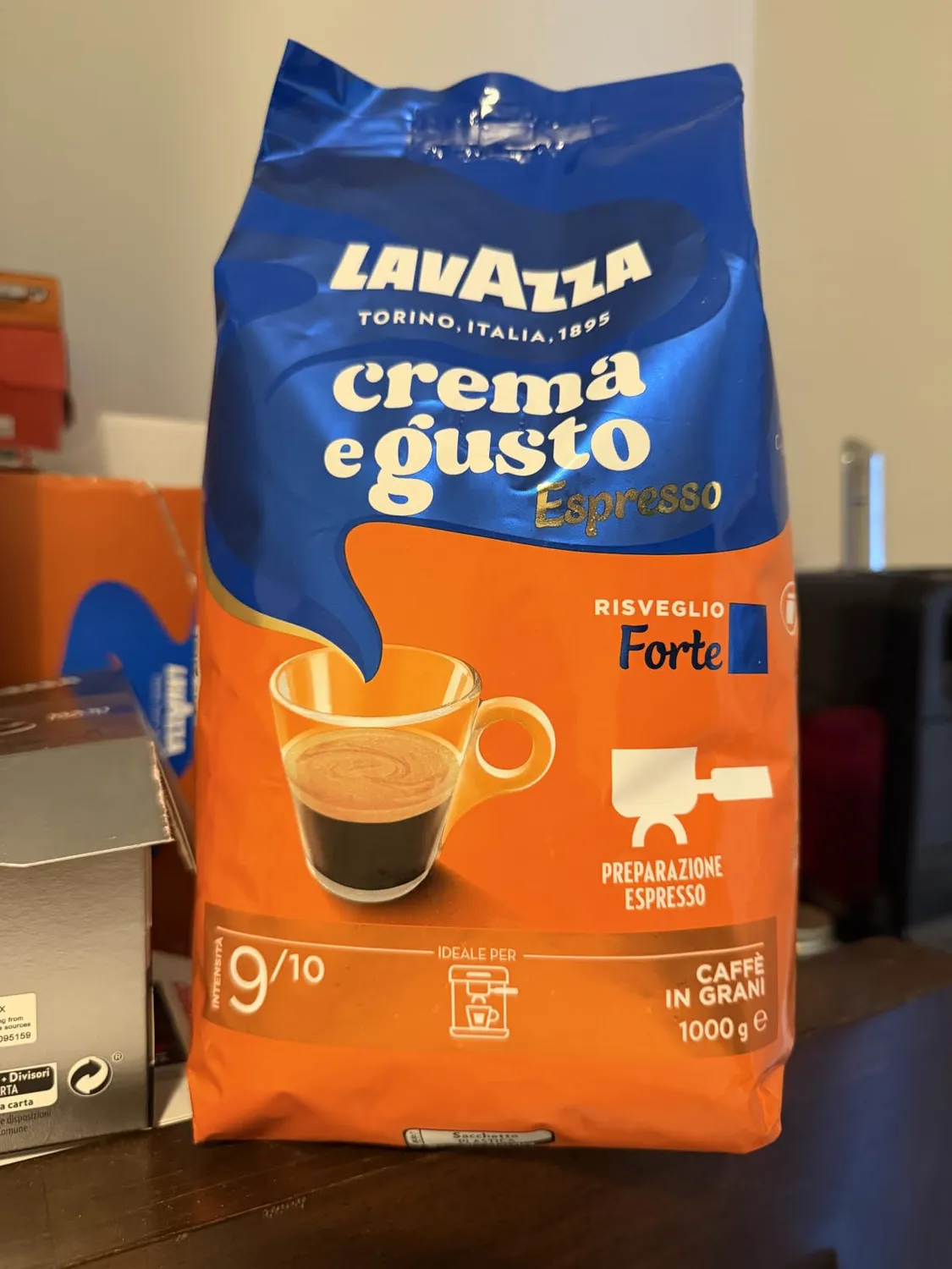 Lavazza Crema e Gusto Forte caffè in grani 1 kg tostatura scura